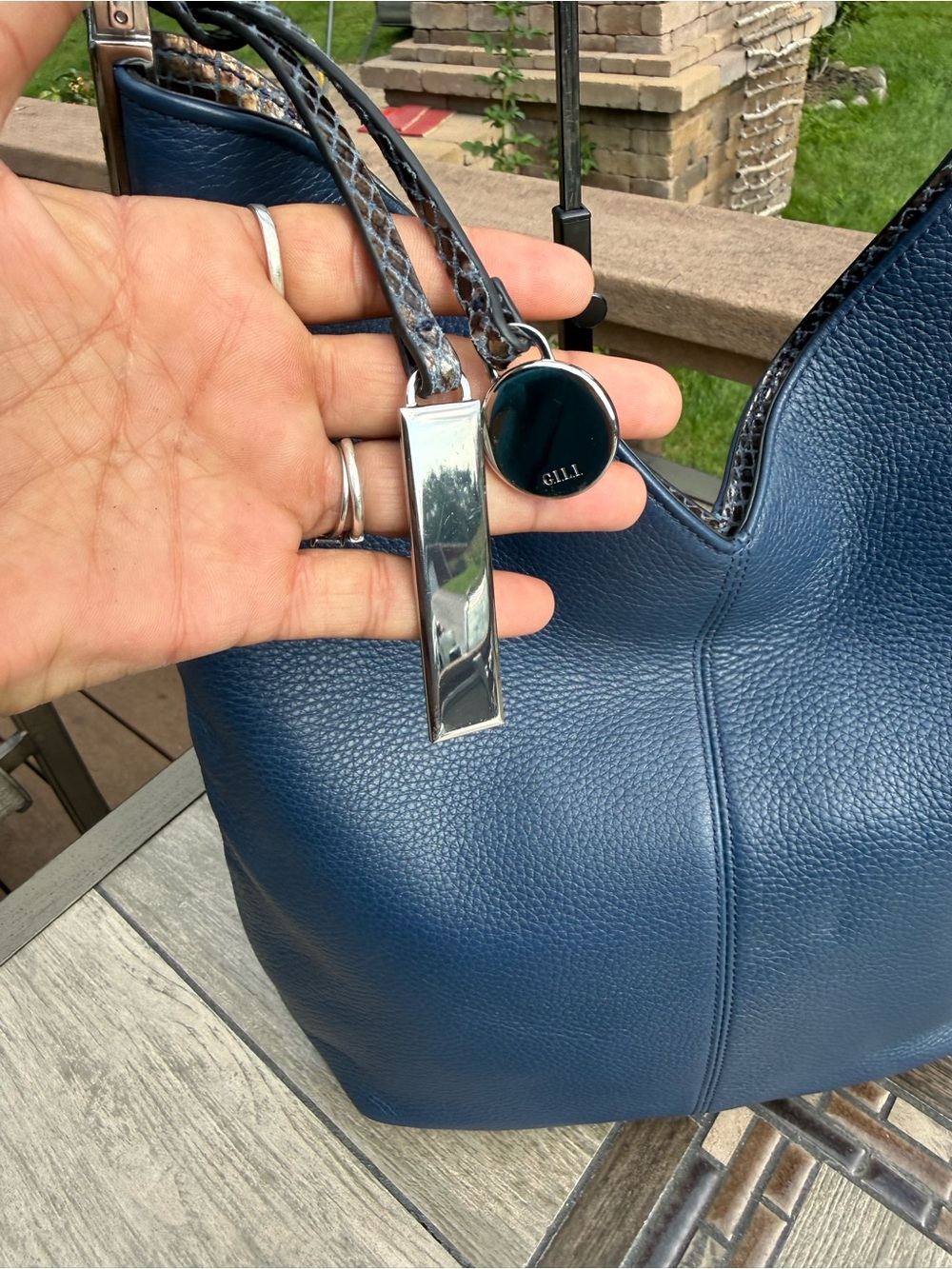 EUC G.I.L.I. (Got It Love It) pebbled leather slouchy hobo Blue bag - Picture 2 of 10